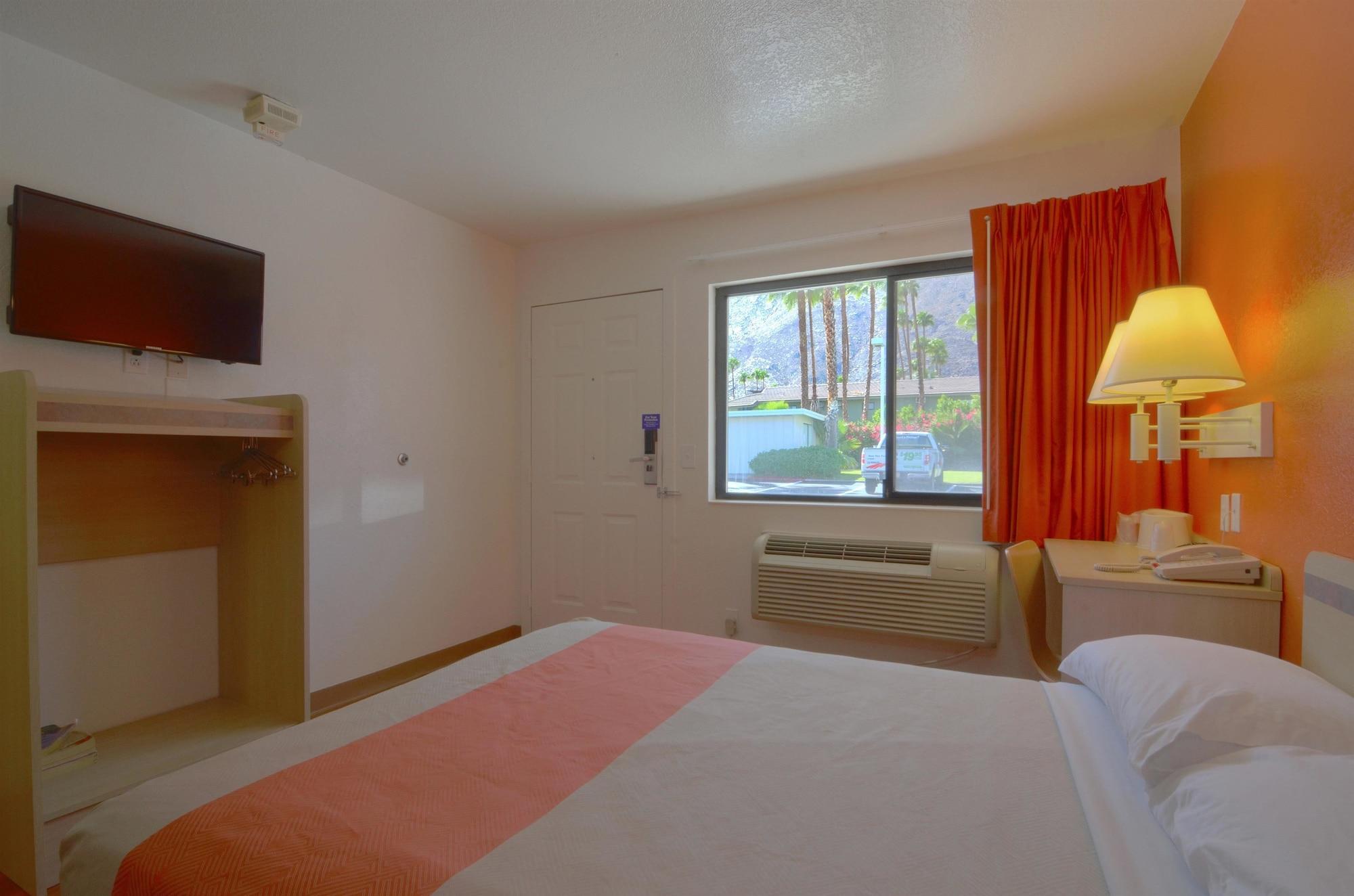 Motel 6-Palm Springs, Ca - East - Palm Canyon Eksteriør bilde