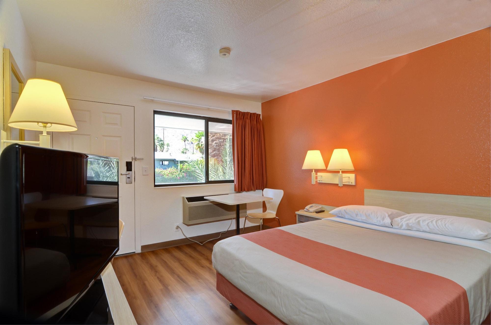 Motel 6-Palm Springs, Ca - East - Palm Canyon Eksteriør bilde