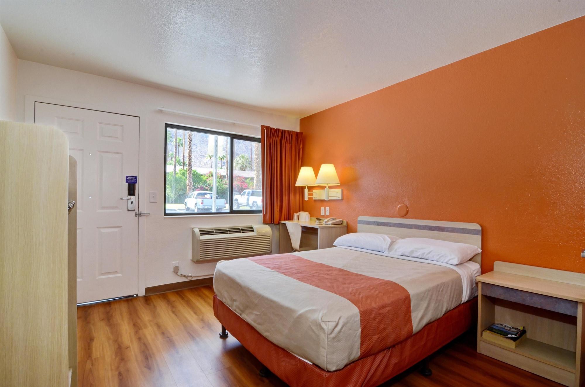 Motel 6-Palm Springs, Ca - East - Palm Canyon Eksteriør bilde
