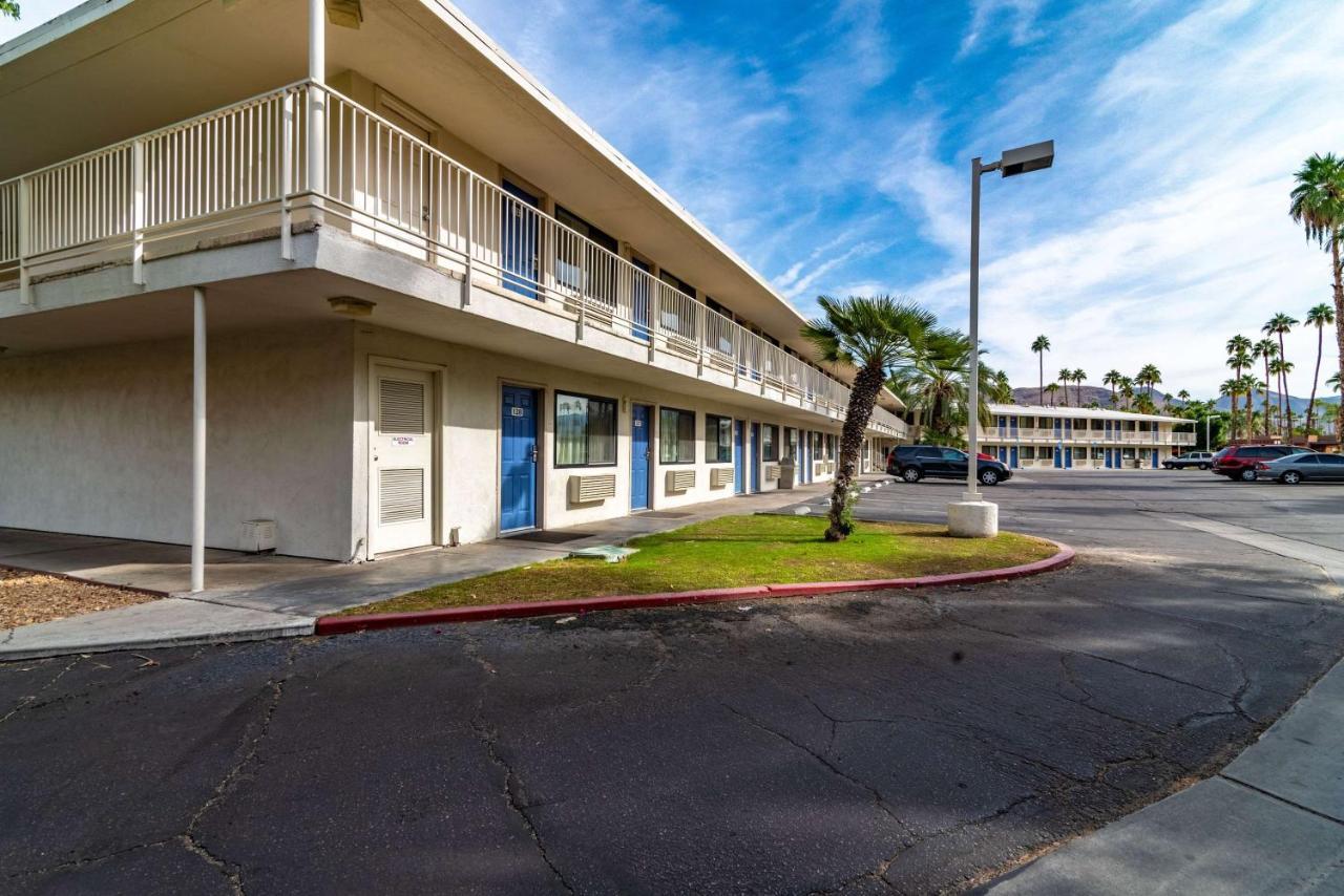 Motel 6-Palm Springs, Ca - East - Palm Canyon Eksteriør bilde