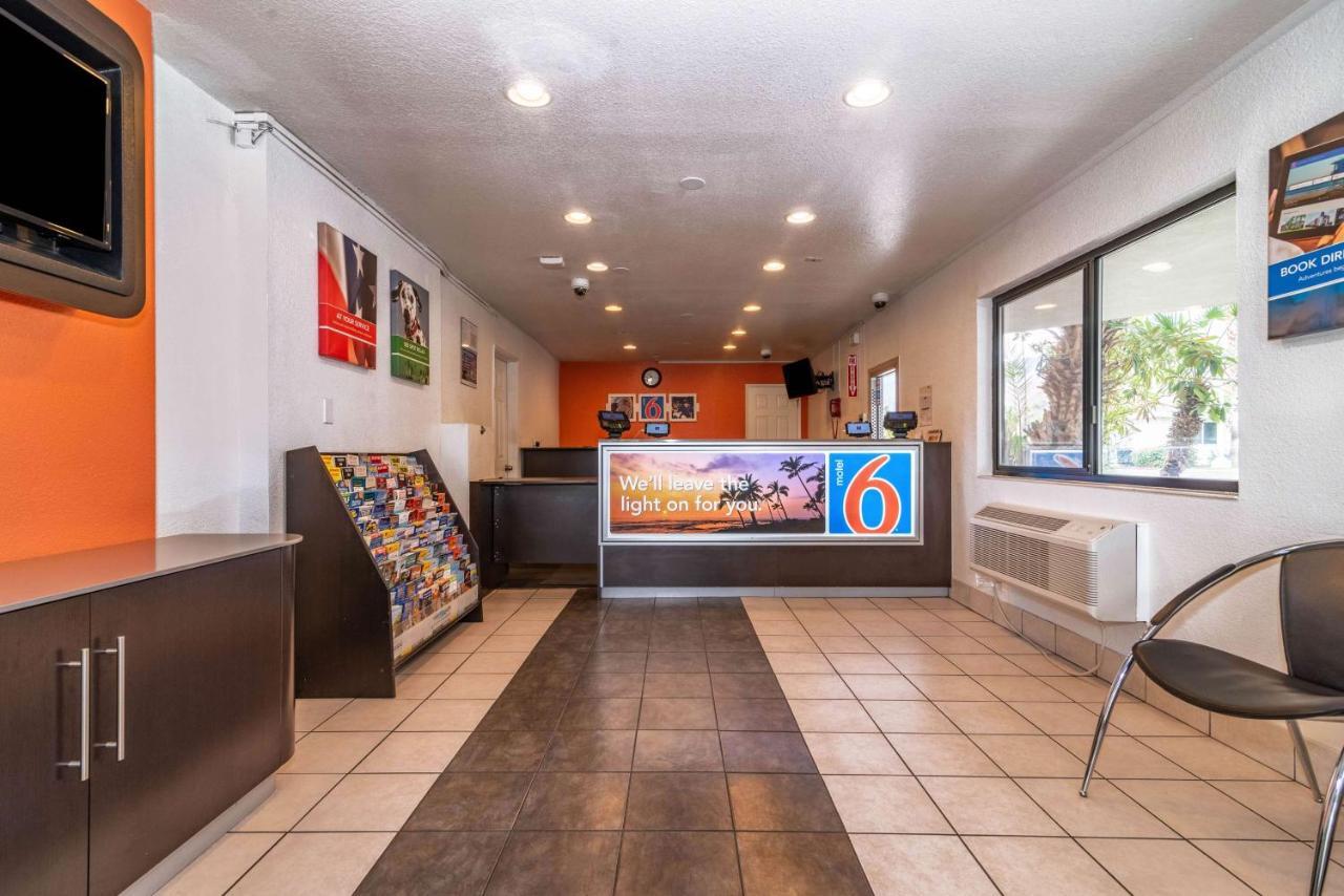 Motel 6-Palm Springs, Ca - East - Palm Canyon Eksteriør bilde