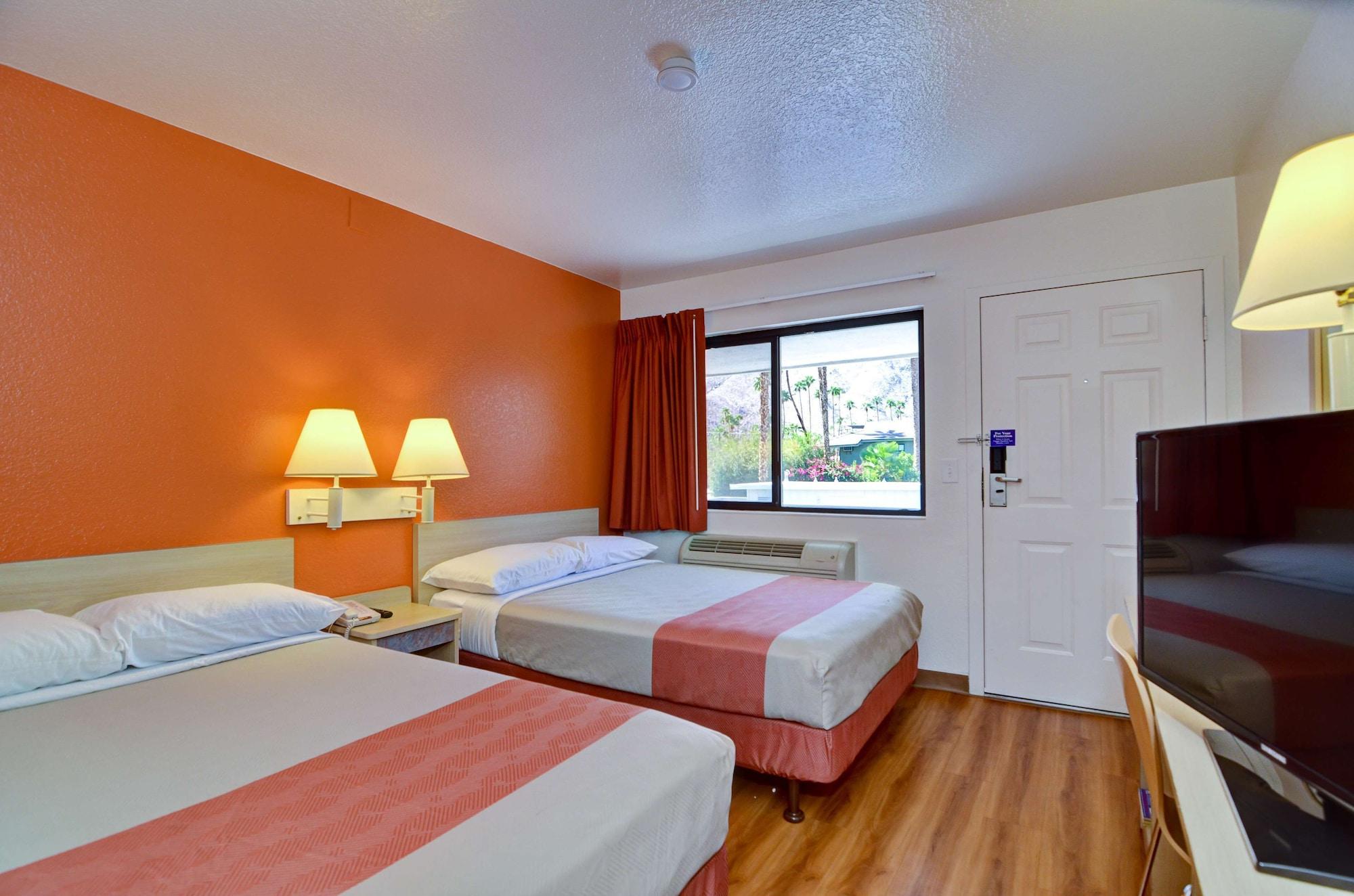 Motel 6-Palm Springs, Ca - East - Palm Canyon Eksteriør bilde