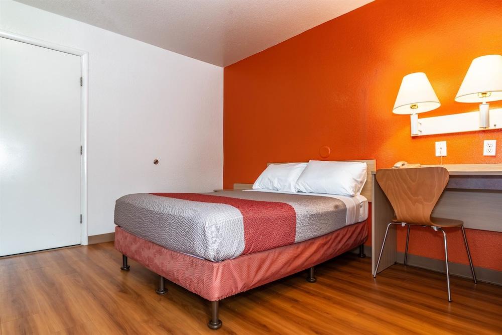 Motel 6-Palm Springs, Ca - East - Palm Canyon Eksteriør bilde
