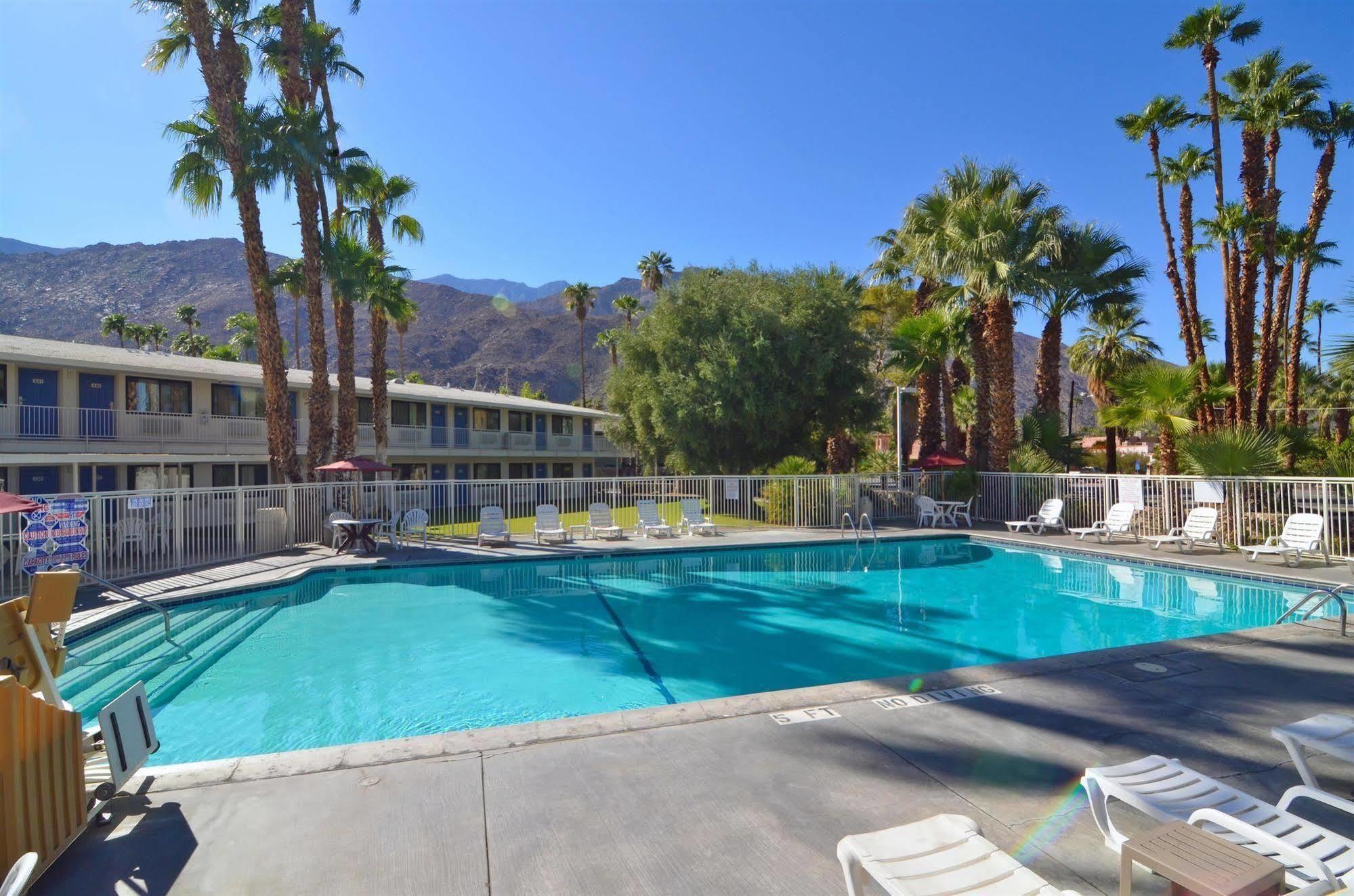 Motel 6-Palm Springs, Ca - East - Palm Canyon Eksteriør bilde