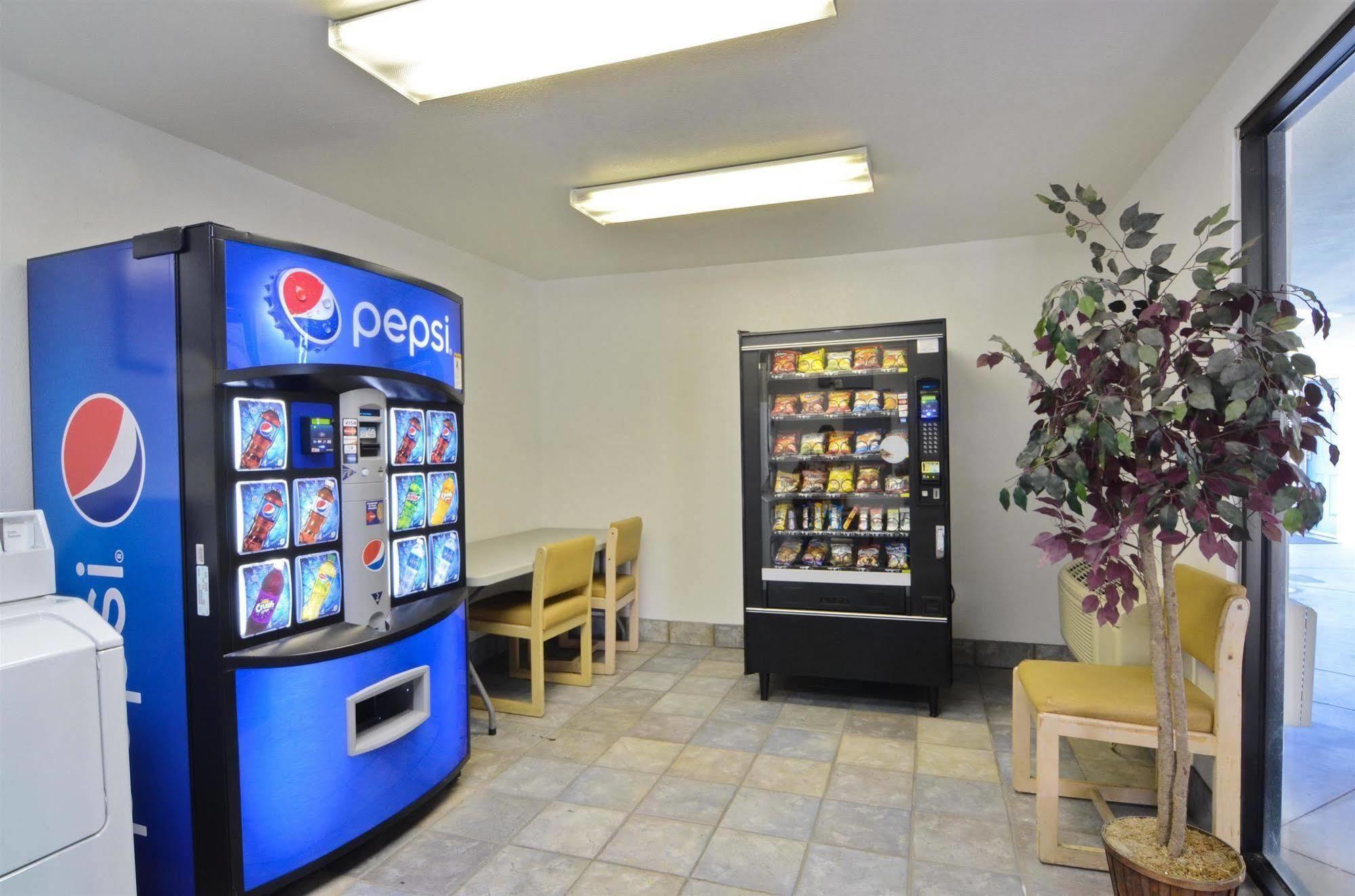 Motel 6-Palm Springs, Ca - East - Palm Canyon Eksteriør bilde