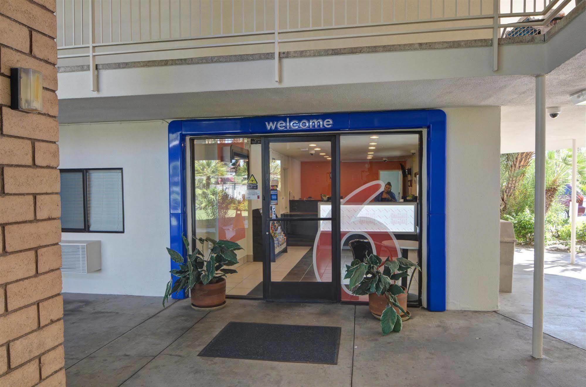 Motel 6-Palm Springs, Ca - East - Palm Canyon Eksteriør bilde