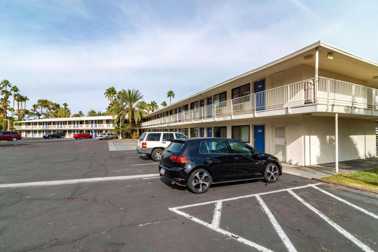 Motel 6-Palm Springs, Ca - East - Palm Canyon Eksteriør bilde